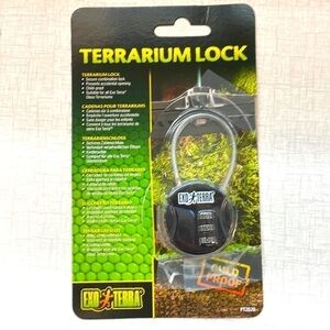 Host Pick! 🥳 NWT Terrarium Lock